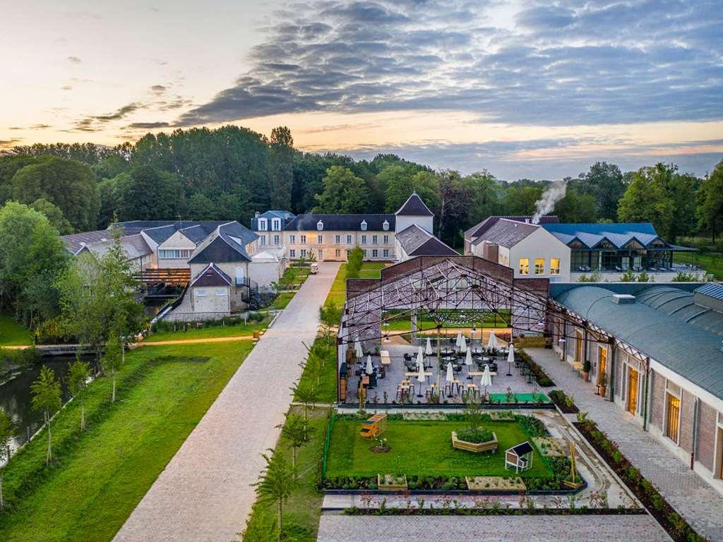 Le Grand Pavillon Шантили Екстериор снимка