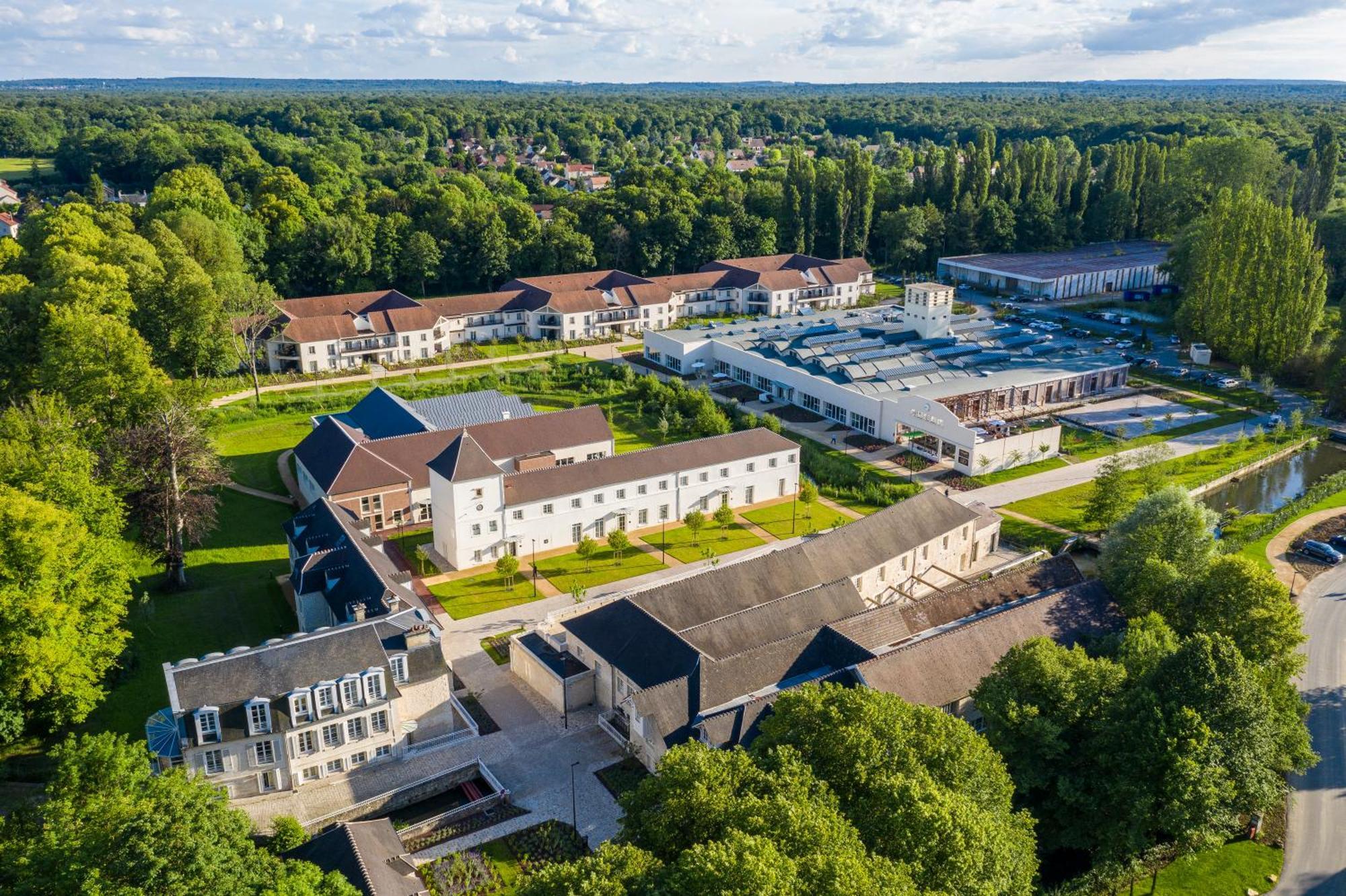 Le Grand Pavillon Шантили Екстериор снимка